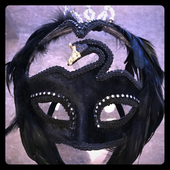 SOLD Black Swan Masquerade Eye mask. - Picture 1 of 8